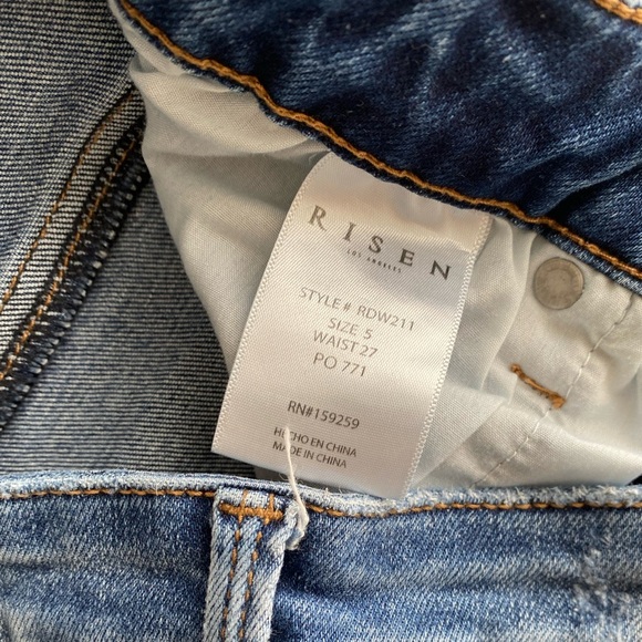 Risen Jeans Women’s 27 Shadow Hem Straight Leg Jean - Picture 4 of 9